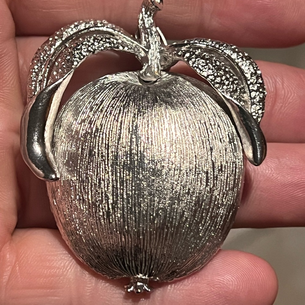 Sarah Coventry Adam’s Delight Silver Textured Apple Brooch